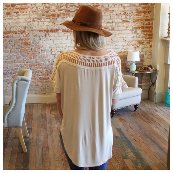 ✨LAST✨Beige crochet detail tunic - Picture 3 of 3